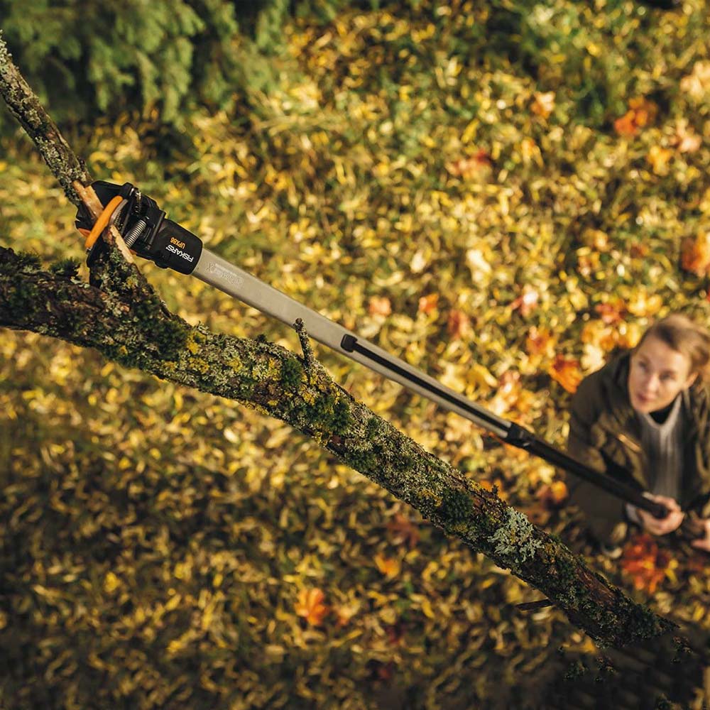 Svettatoio Telescopico 4 mt UPX86 FISKARS - 6 mt Max - Segaccio in Omaggio